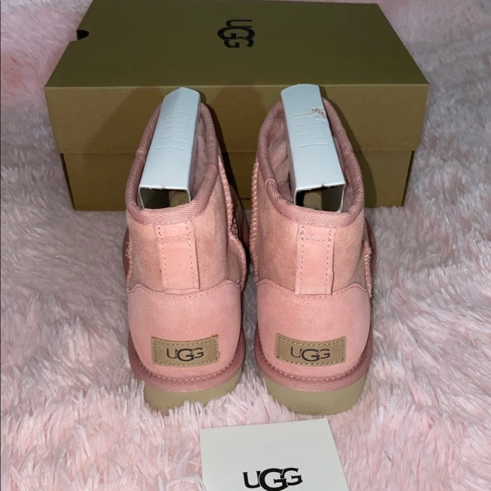 Uggs - Picture 4 of 5